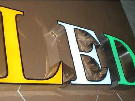 天长介绍LED招牌的基础知识。