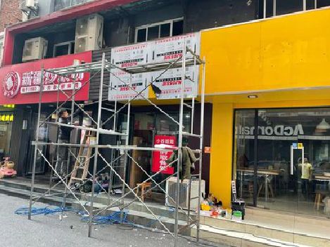 天长制作广告招牌如何避免它发黄？